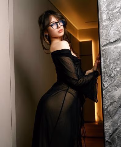 Malad aged housewife Call Girl